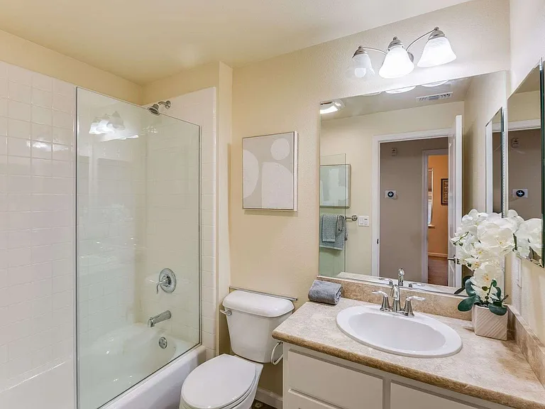 1037 Scotia Ter #304 — Photo 17