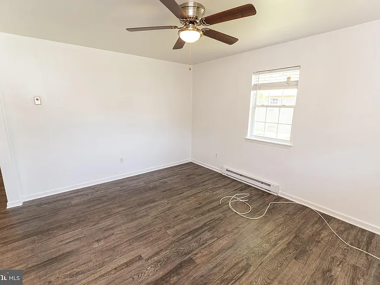 30704 Hampden Ave — Photo 9