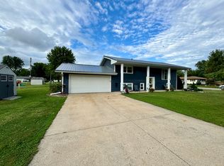 229 Luana Dr, Princeton, IL 61356