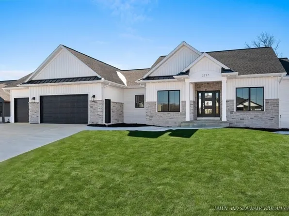2237 Rowling Rd, De Pere, WI 54115