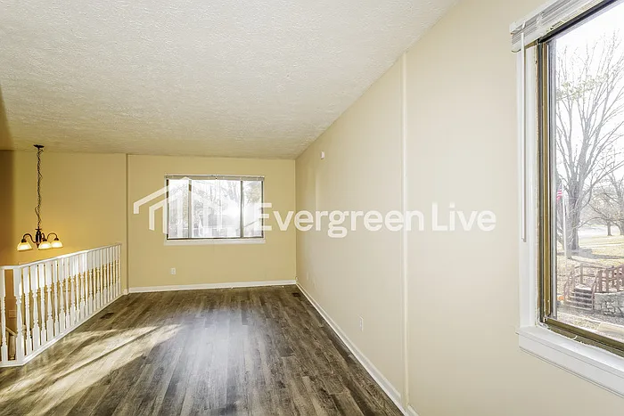 3 bed, 1.5 bath, 1536 sqft, $1,695 — Photo 2