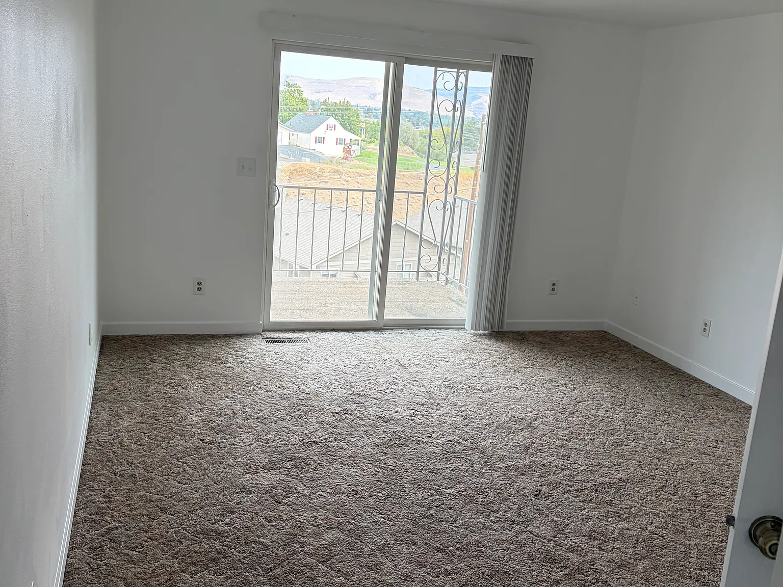 2 bed, 850 sqft, $1,250 — Photo 3
