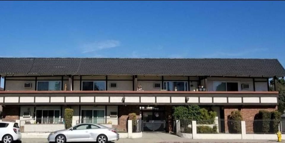1st image of 14133 Victory Blvd APT 2