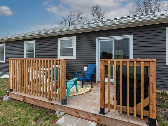 5th image of 654 Whitman Rd