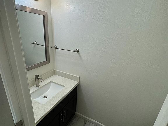 3rd image of 117 Del Valle Cir