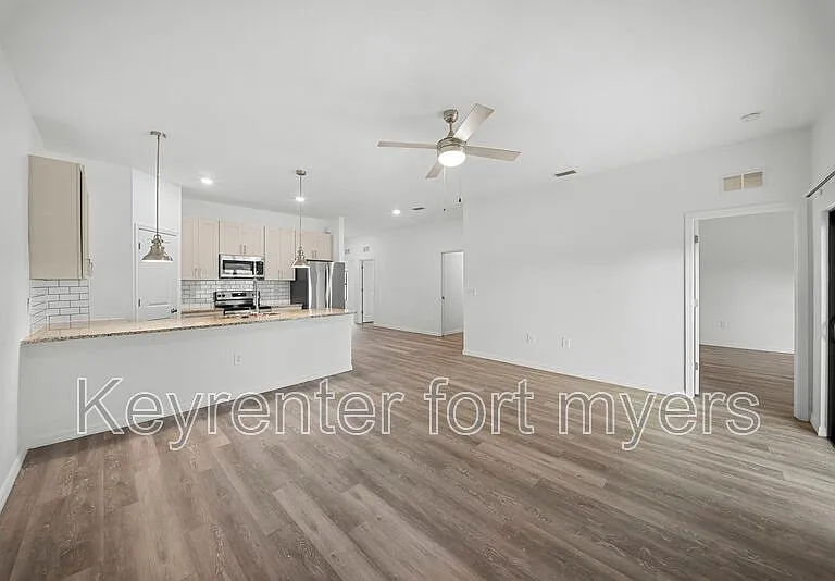 26483 Sandhill Blvd — Photo 13