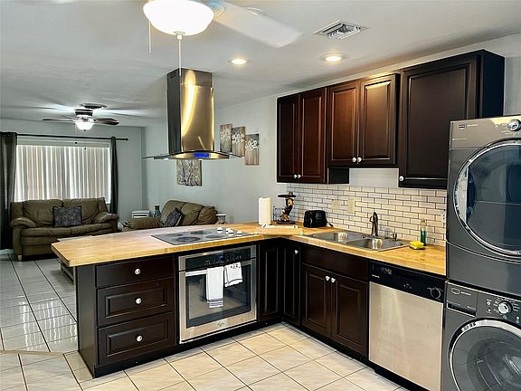5th image of 2678-2692 NW 65th Avenue