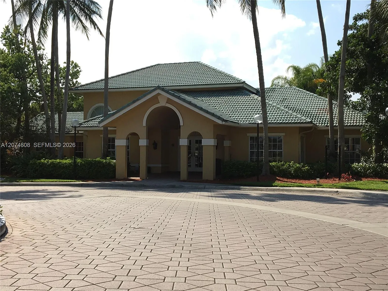 Windward Lakes Condo — Photo 3