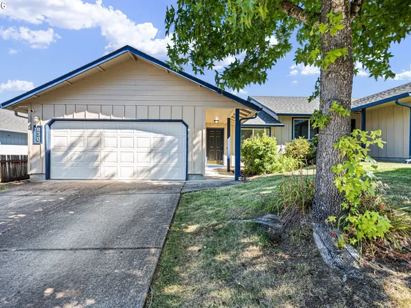 850 E Benjamin Ave, Cottage Grove, OR 97424