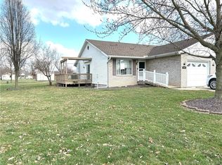 210 N Columbus St, Teutopolis, IL 62467