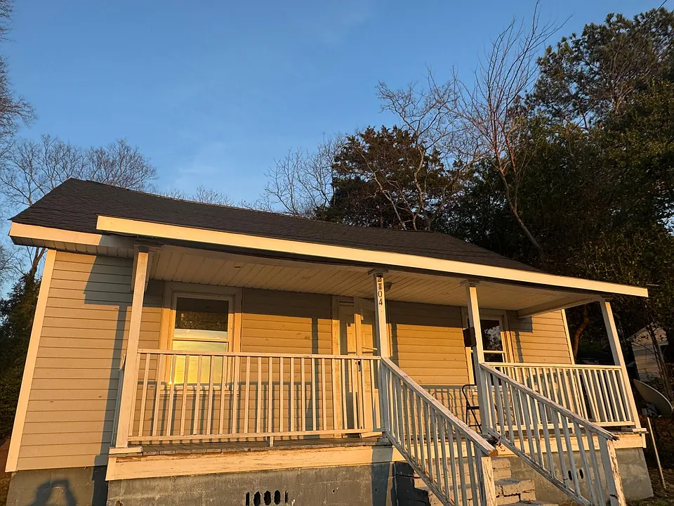 2104 Rosehill Rd