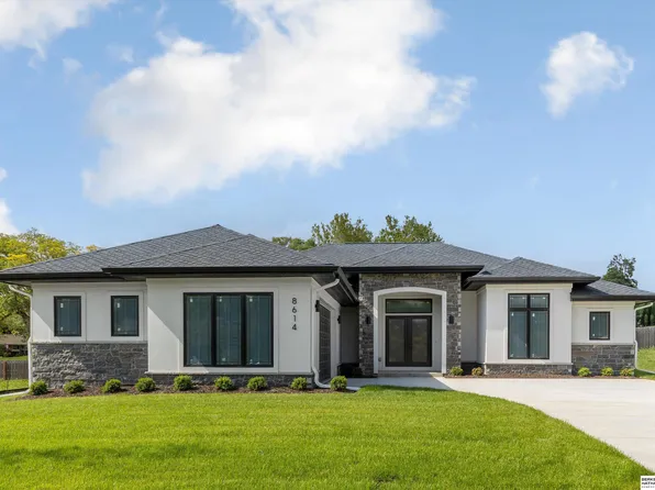 8614 Loveland Estates Ct, Omaha, NE 68124
