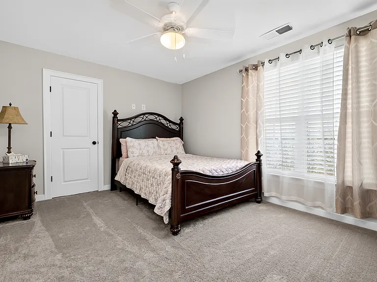 4040 Olivia Rd — Photo 41