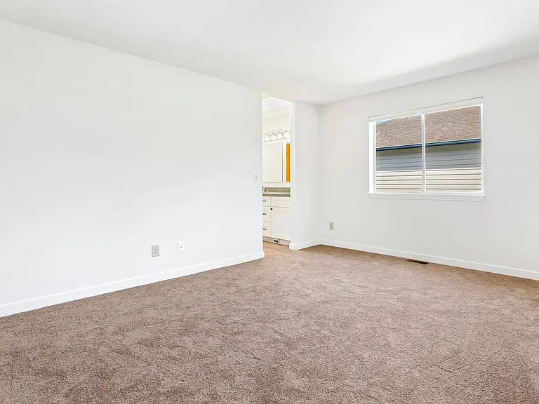 2535 Jones Ave NE — Photo 29