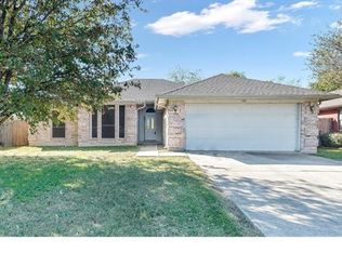 1764 Independence Rd, Blue Mound, TX 76131