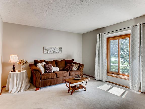 4th image of 10142 Chantry Pl NW