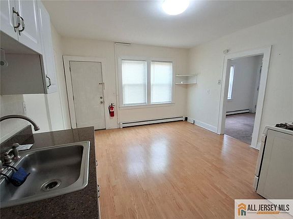 4th image of 31 Obert St APT 1A