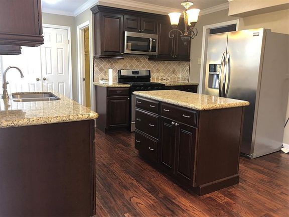 4th image of 839 Island Meadow Ct