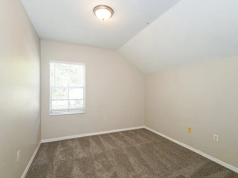 10334 Summerview Cir — Photo 12