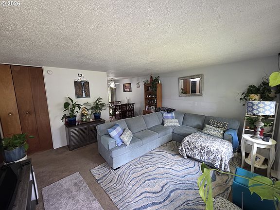 4th image of 14737 SW Hall Blvd