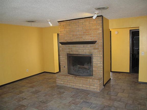 3rd image of 6913 Estacado Ln
