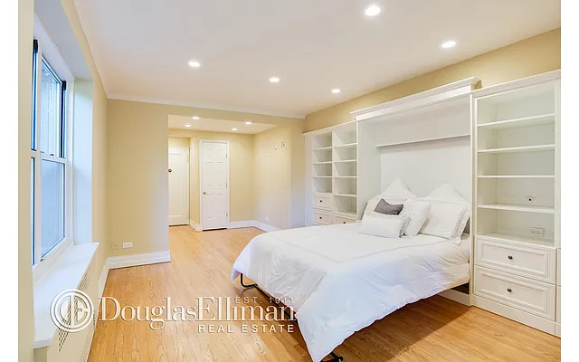 Sold by Douglas Elliman | media 20