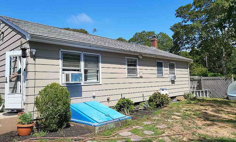 2nd image of 3 Sandy Ct