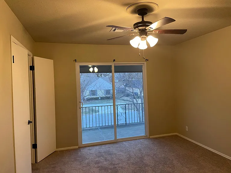6801 N Saint Clair Ave — Photo 9
