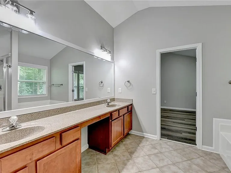 2208 Staunton Dr — Photo 35