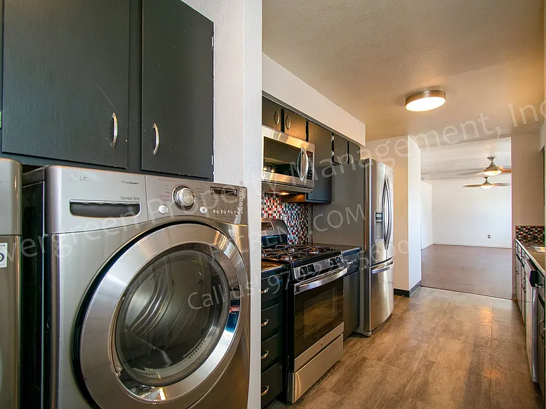 121 Buckingham St — Photo 11