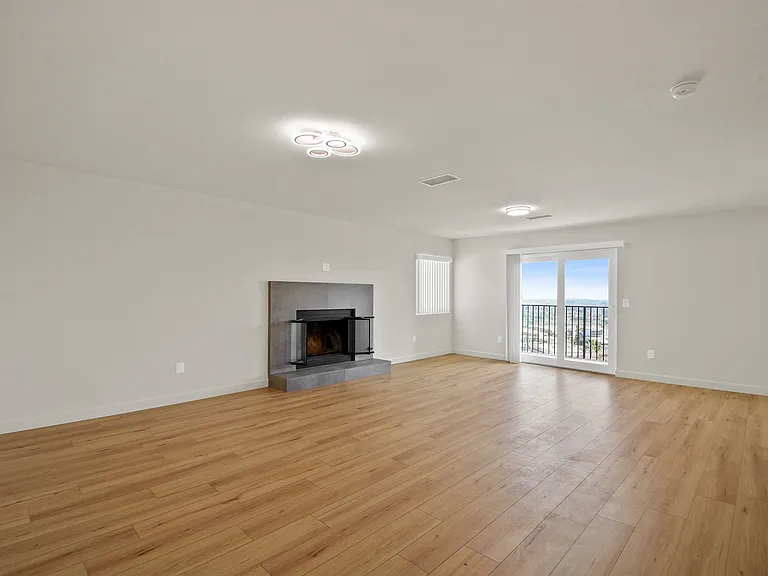 4217 Mesa St — Photo 11