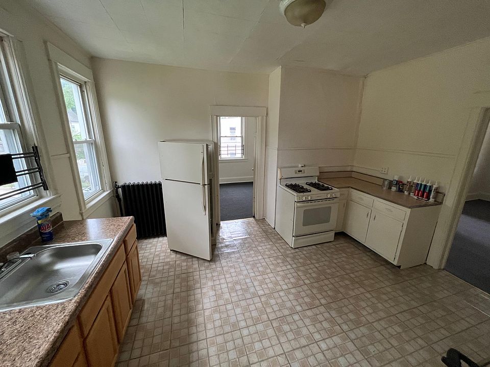 1st image of 130 Brighton Ave #2