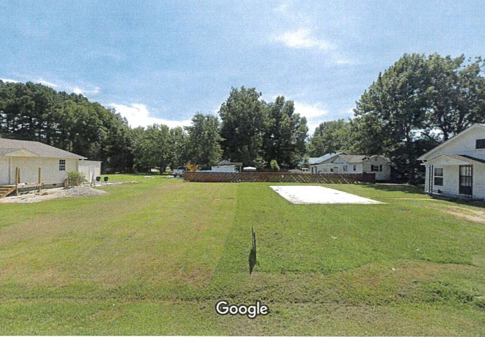 2nd image of 207 Cedar St