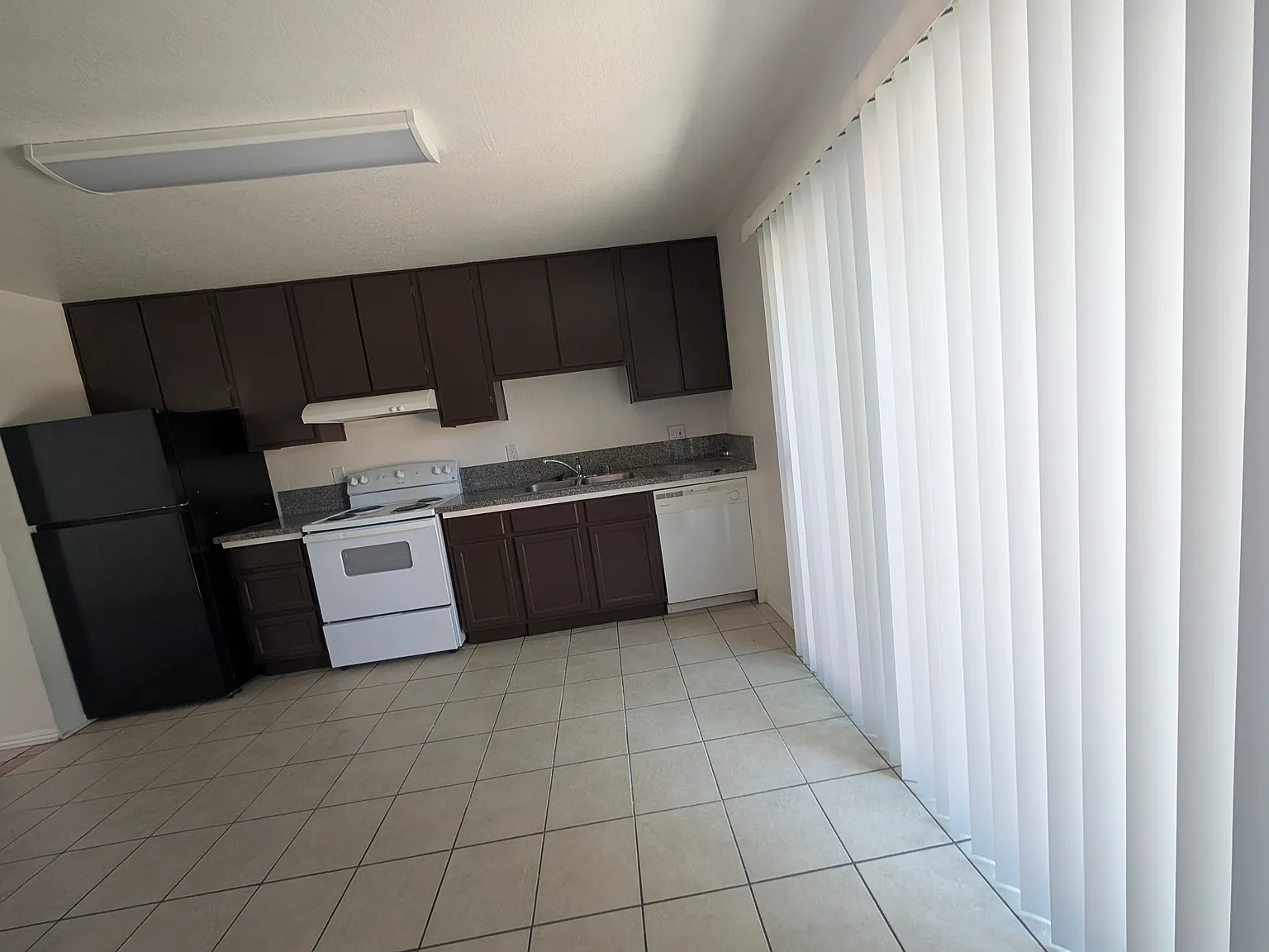 2 bed, 980 sqft, $1,650 — Photo 3