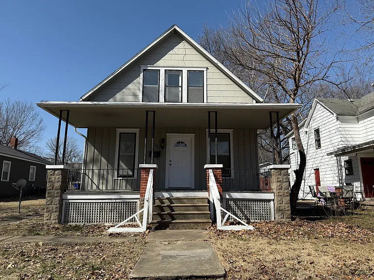 1719 SW Lane St — Photo 1