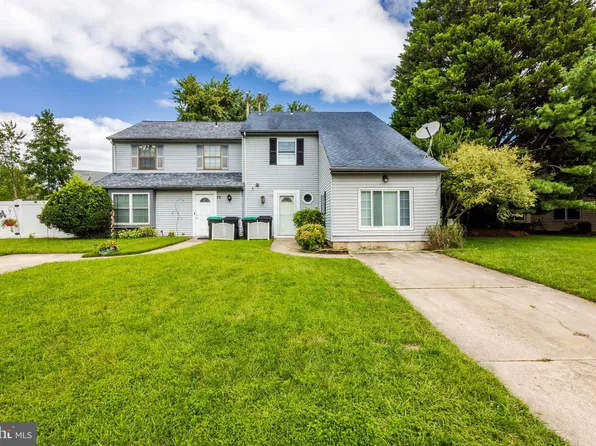 77 Hampton Gate Dr, Sicklerville, NJ 08081