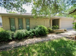 3715 Thursa Ln, Friendswood, TX 77546