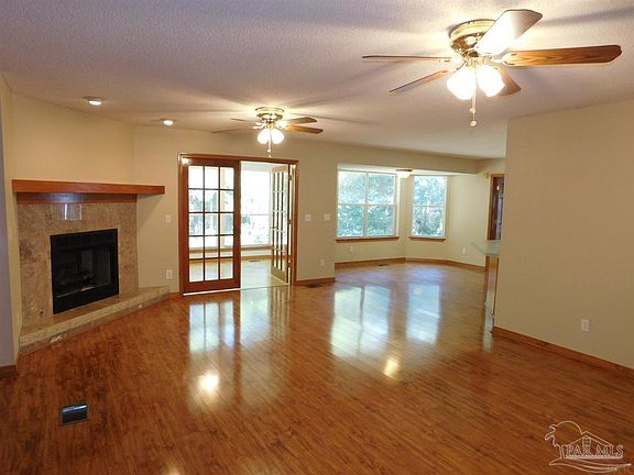 4th image of 5106 Sanborn Dr
