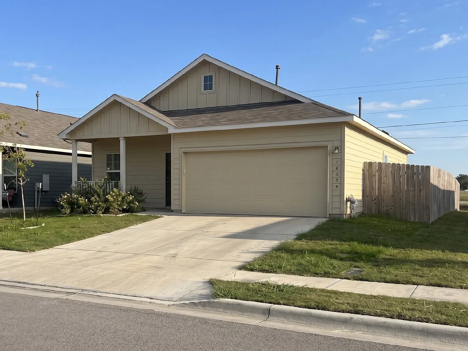 3 bed, 2.0 bath, 1051 sqft, $1,880 — Photo 1