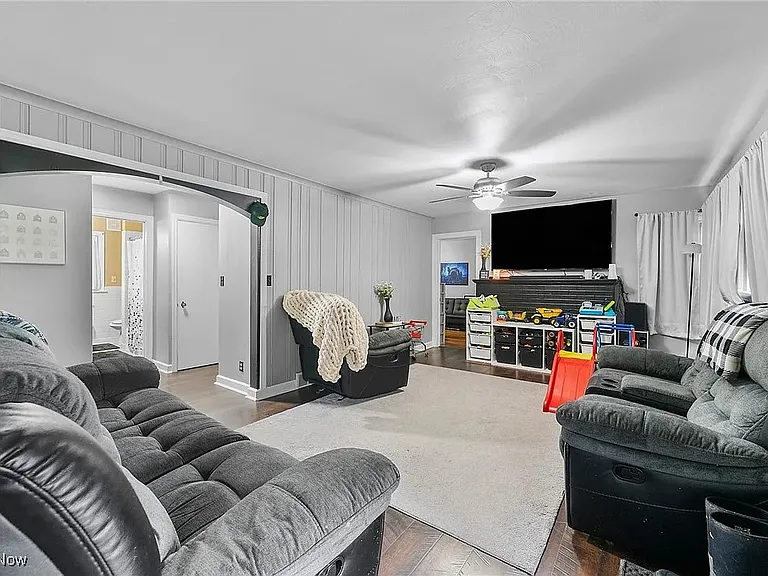 151 Park Ave — Photo 17