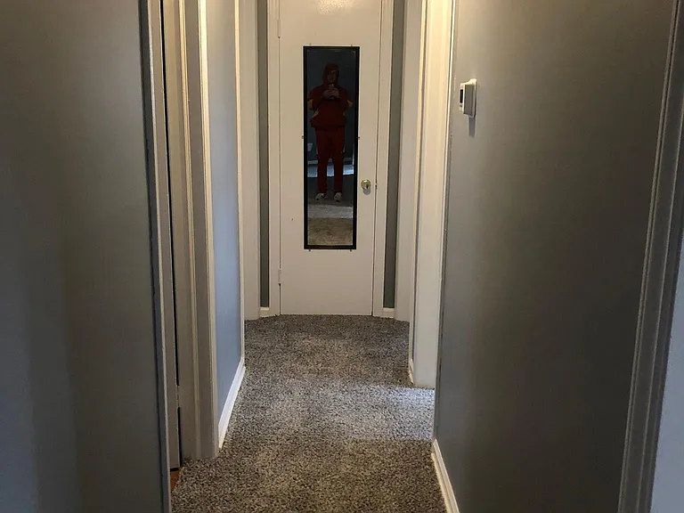 Bedroom/Bathroom Hallway