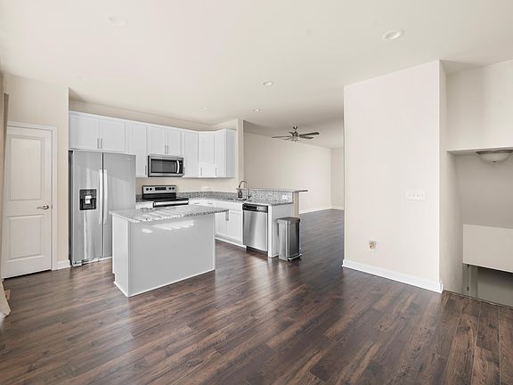 4th image of 125 Broad St