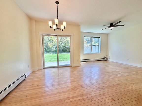 4th image of 111 Grey Rock Rd Unit 114