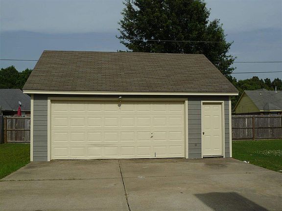 5th image of 2990 Lauren Dr
