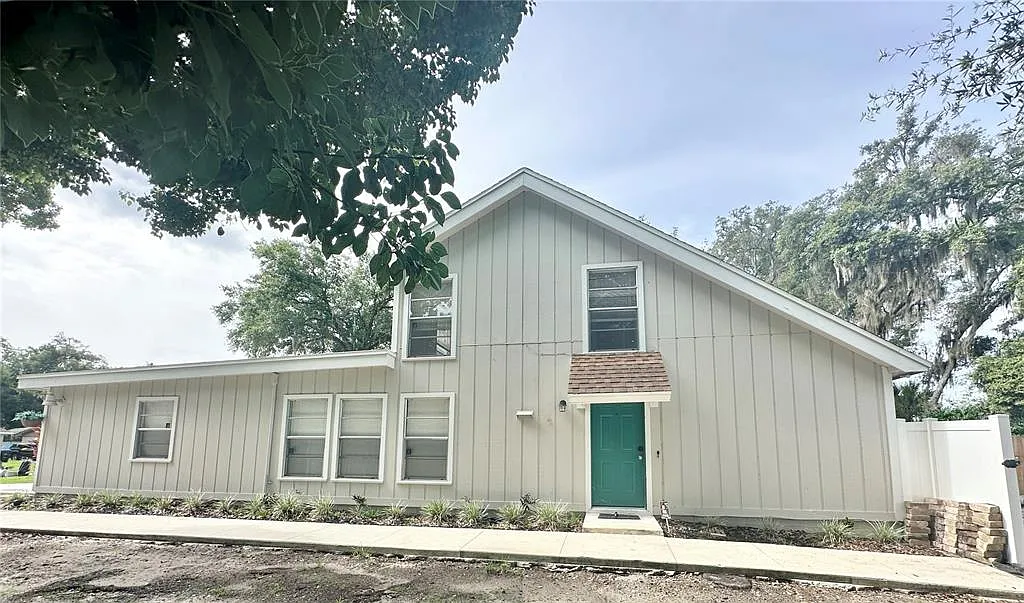 Building Photo - 122 S Bulova Dr