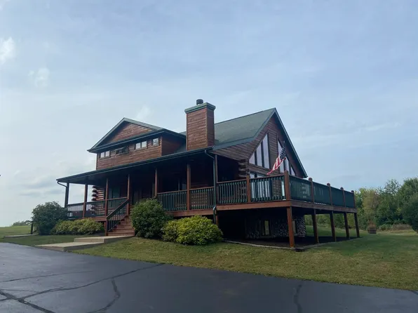 7330 N Crestview Rd, Stillman Valley, IL 61084