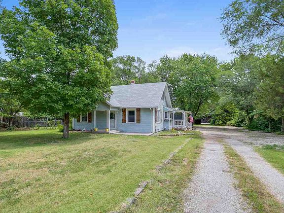 4th image of 1246 N Custer Ln
