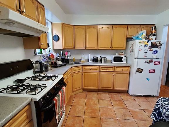 2nd image of 32-11 41st St #3