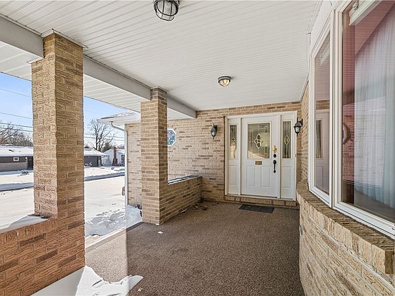 4th image of 230 Roebling Dr