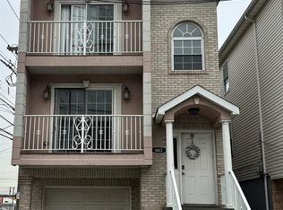 663 S Park St, Elizabeth, NJ 07206